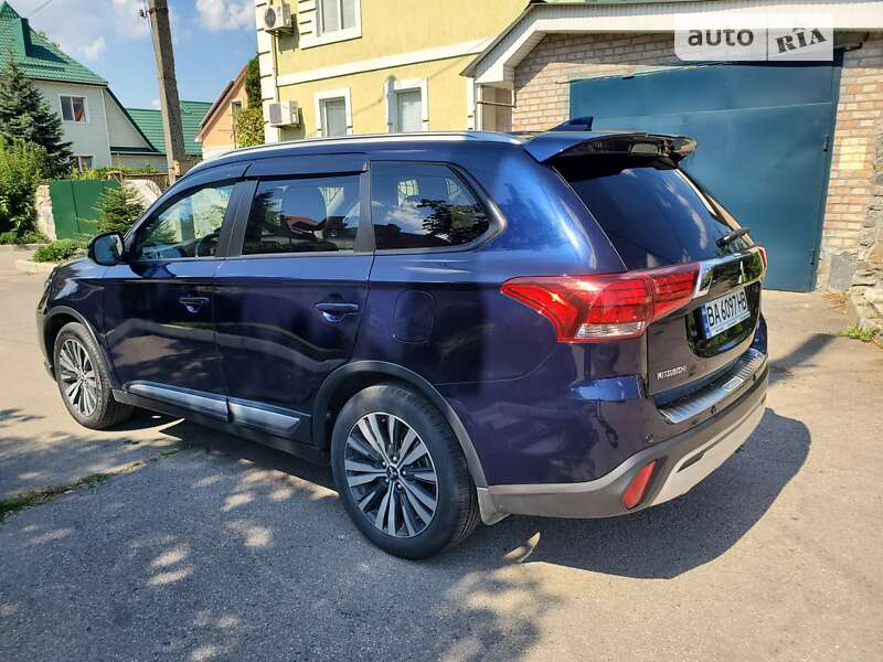 Внедорожник / Кроссовер Mitsubishi Outlander 2018 в Кропивницком