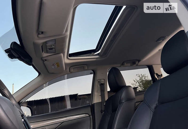 Внедорожник / Кроссовер Mitsubishi Outlander 2019 в Ужгороде