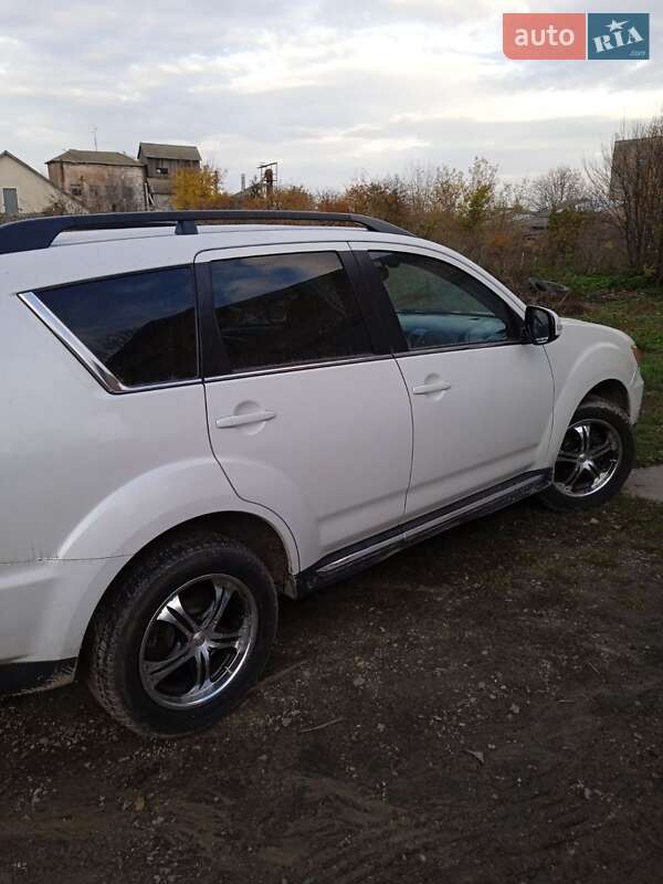 Позашляховик / Кросовер Mitsubishi Outlander 2010 в Копичинці