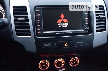 Позашляховик / Кросовер Mitsubishi Outlander 2012 в Чернівцях