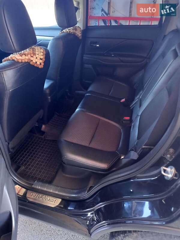 Позашляховик / Кросовер Mitsubishi Outlander 2014 в Надвірній