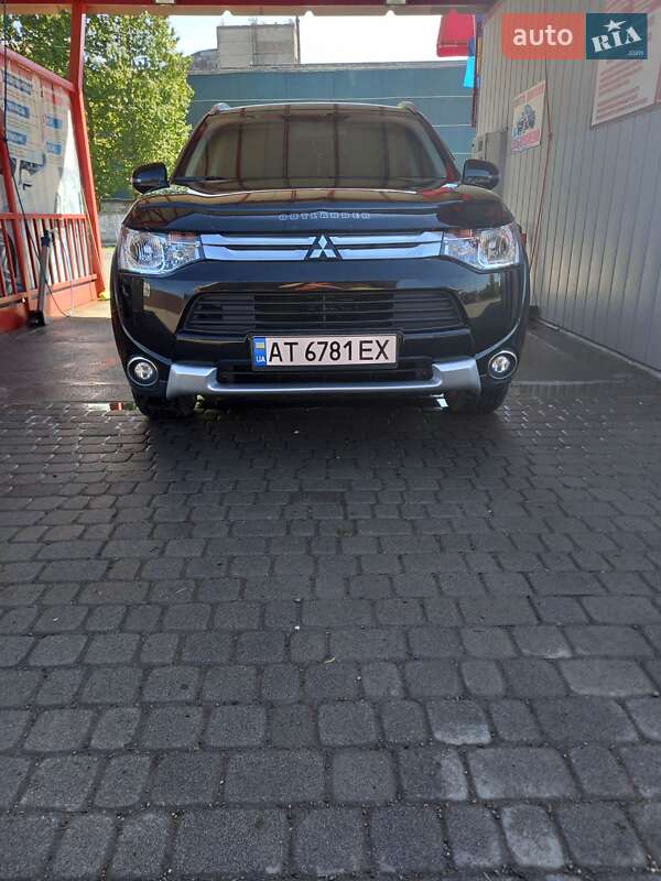 Позашляховик / Кросовер Mitsubishi Outlander 2014 в Надвірній