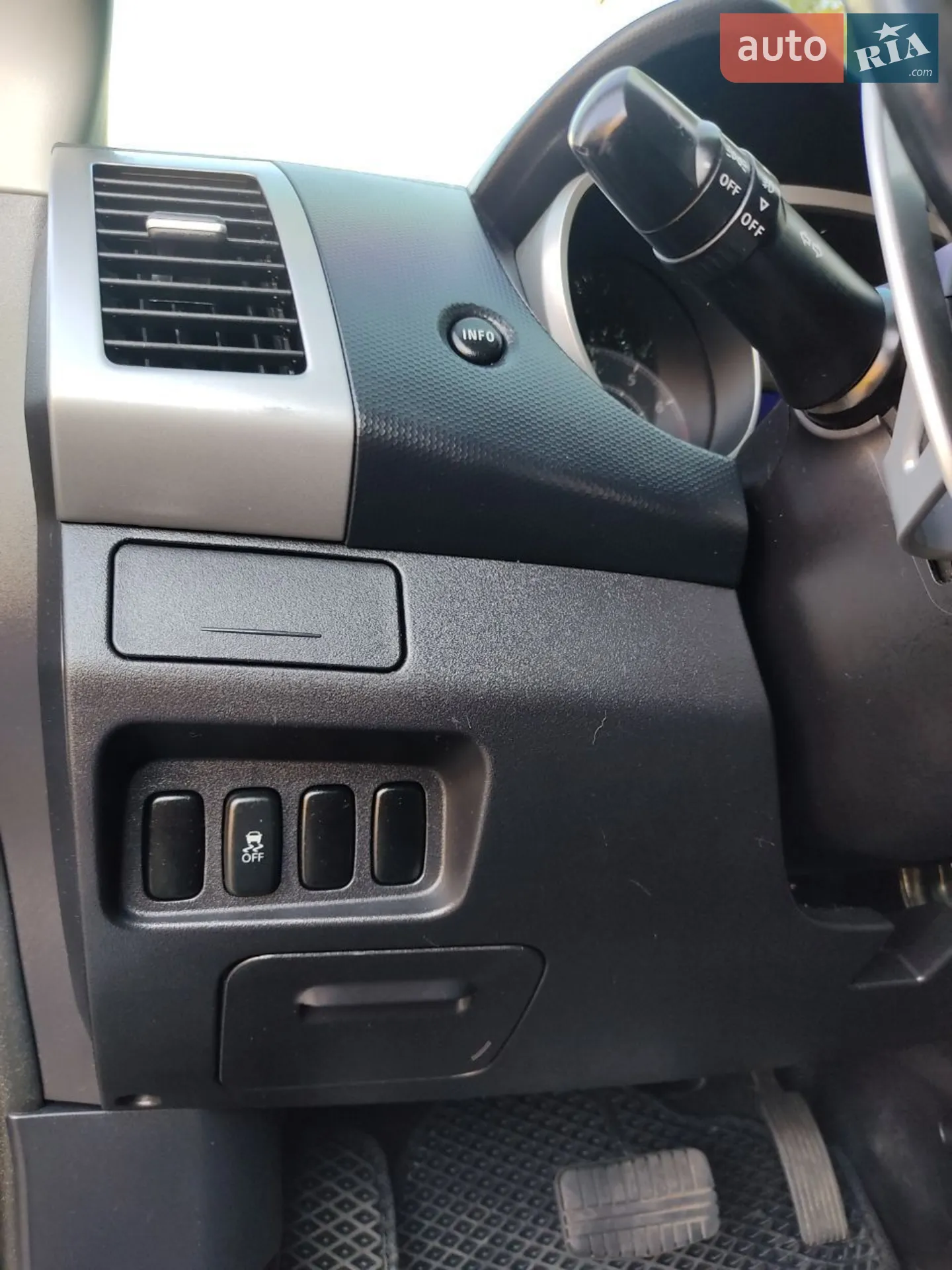 2011 Mitsubishi Outlander - мініатюра 21