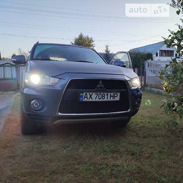 Внедорожник / Кроссовер Mitsubishi Outlander 2011 в Ровно