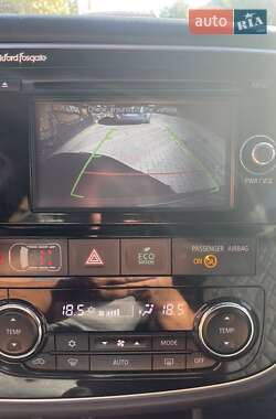 Внедорожник / Кроссовер Mitsubishi Outlander 2012 в 