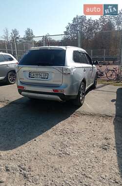 Позашляховик / Кросовер Mitsubishi Outlander 2015 в Кам'янці