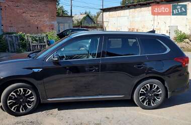 Позашляховик / Кросовер Mitsubishi Outlander 2018 в Житомирі