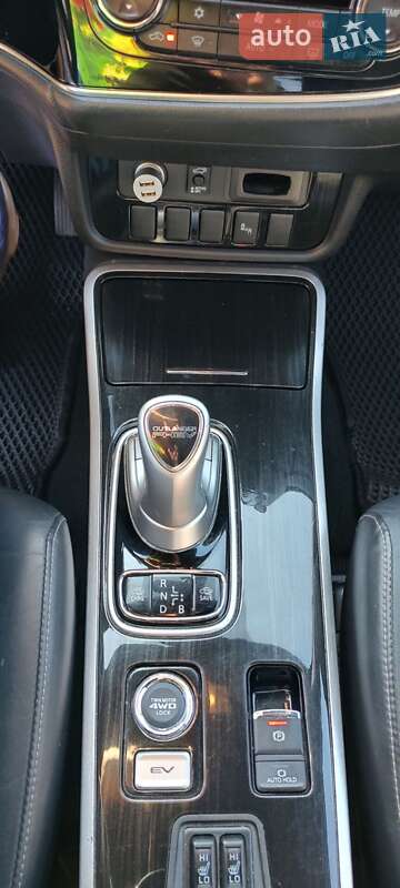 Внедорожник / Кроссовер Mitsubishi Outlander 2018 в Житомире фото 13 Внедорожник / Кроссовер Mitsubishi Outlander 2018 в Житомире