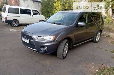 Позашляховик / Кросовер Mitsubishi Outlander 2012 в Чернівцях