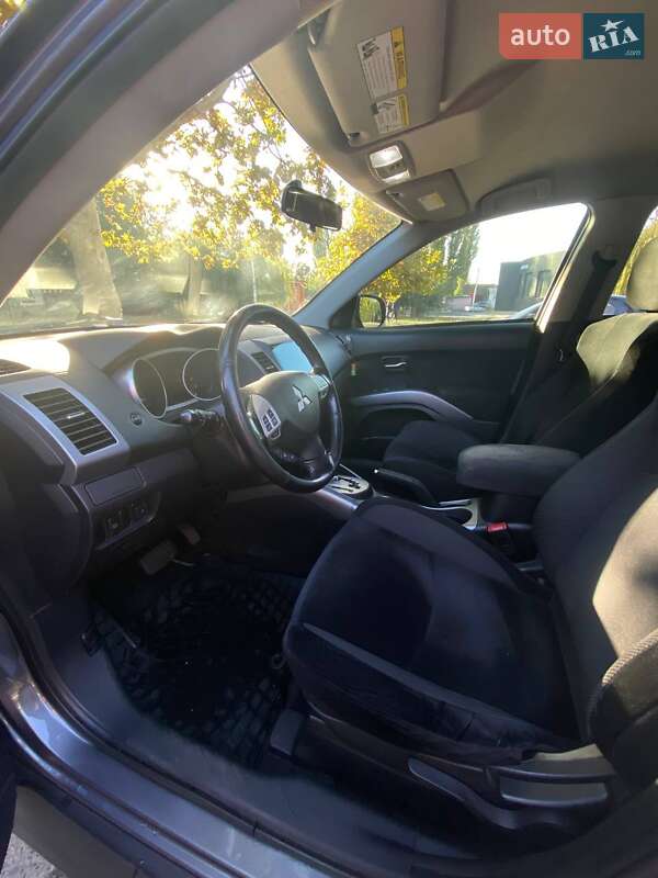 Позашляховик / Кросовер Mitsubishi Outlander 2010 в Одесі