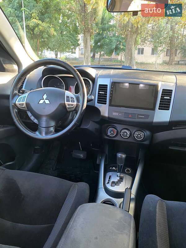 Позашляховик / Кросовер Mitsubishi Outlander 2010 в Одесі