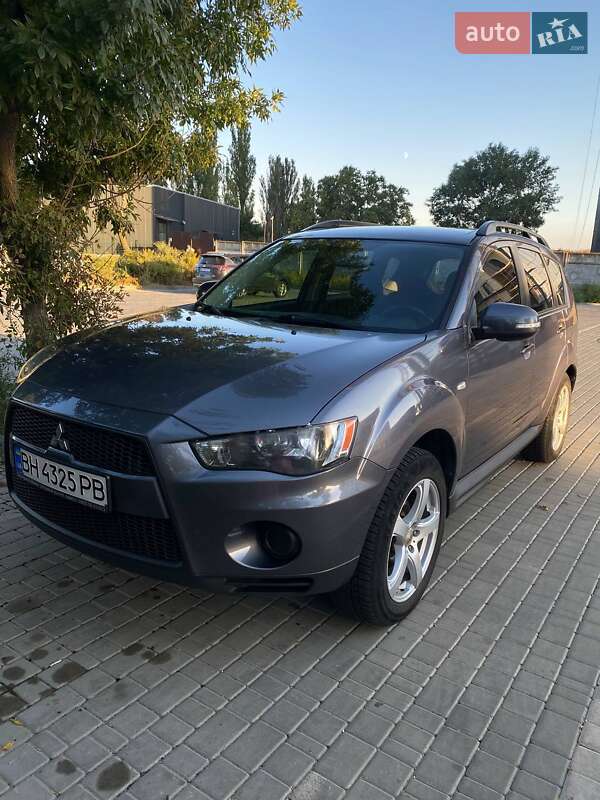 Позашляховик / Кросовер Mitsubishi Outlander 2010 в Одесі