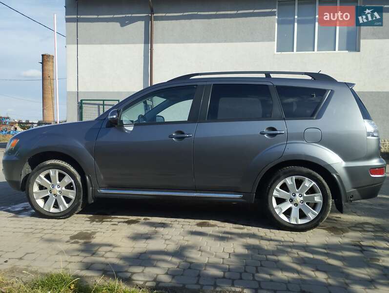 Позашляховик / Кросовер Mitsubishi Outlander 2012 в Хмельницькому фото 3 Позашляховик / Кросовер Mitsubishi Outlander 2012 в Хмельницькому