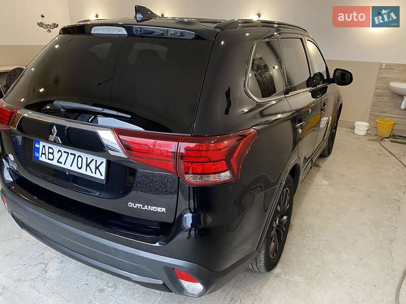 Позашляховик / Кросовер Mitsubishi Outlander 2017 в Вінниці