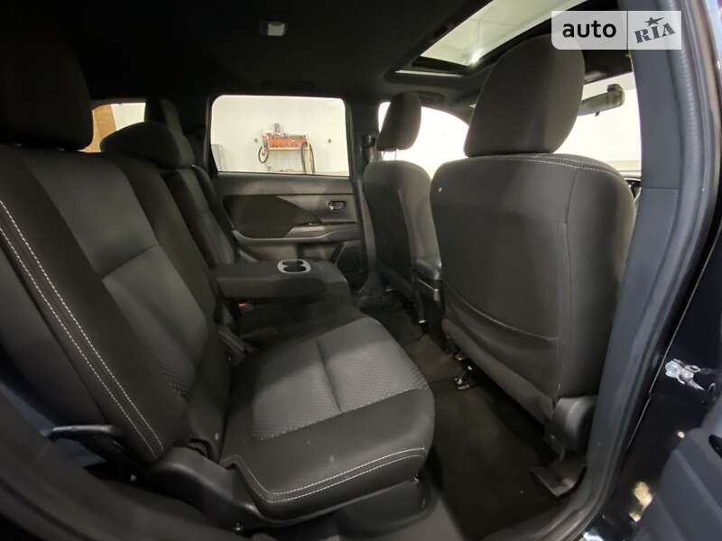 Позашляховик / Кросовер Mitsubishi Outlander 2017 в Вінниці