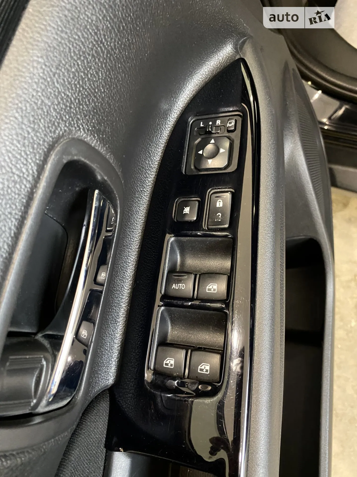 2017 Mitsubishi Outlander - мініатюра 39