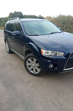 Позашляховик / Кросовер Mitsubishi Outlander 2011 в 