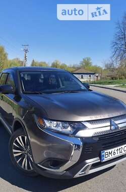 Внедорожник / Кроссовер Mitsubishi Outlander 2020 в Киеве