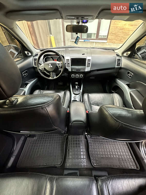 Внедорожник / Кроссовер Mitsubishi Outlander 2007 в Запорожье