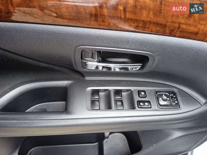 Внедорожник / Кроссовер Mitsubishi Outlander 2013 в Харькове