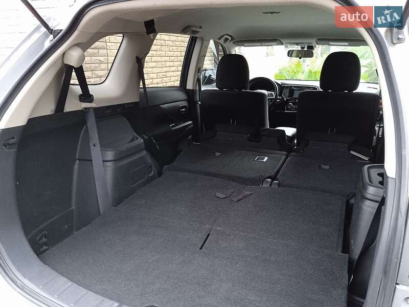 Внедорожник / Кроссовер Mitsubishi Outlander 2013 в Харькове
