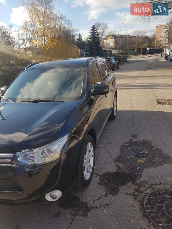 Внедорожник / Кроссовер Mitsubishi Outlander 2013 в Чернигове