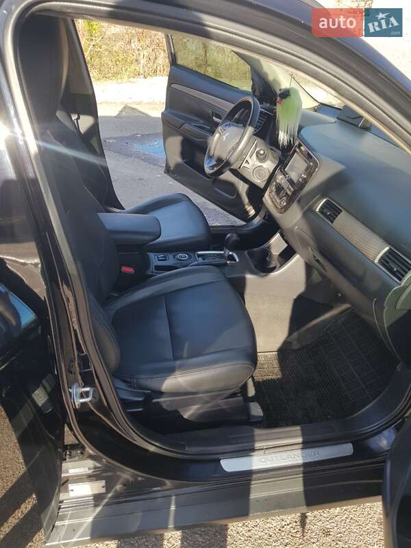 Внедорожник / Кроссовер Mitsubishi Outlander 2013 в Чернигове