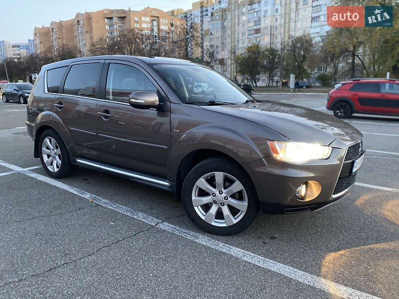 Позашляховик / Кросовер Mitsubishi Outlander 2011 в Броварах