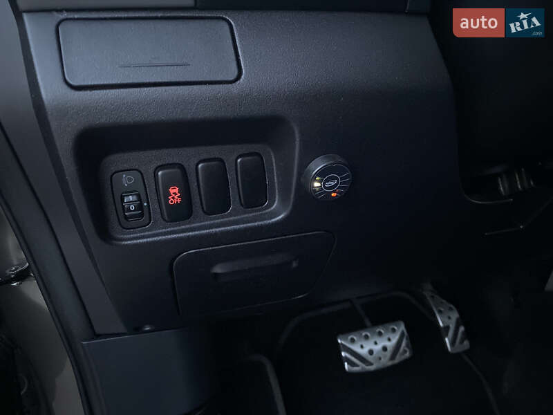 Позашляховик / Кросовер Mitsubishi Outlander 2011 в Броварах