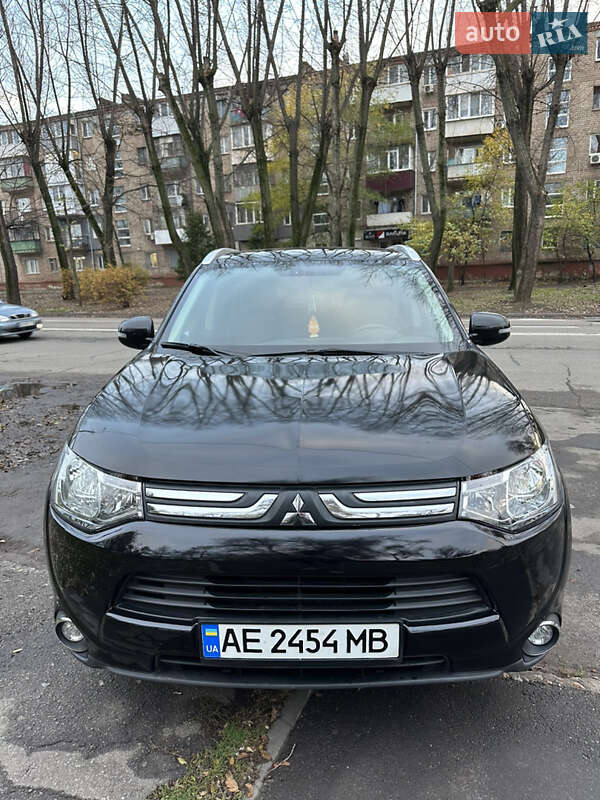 Позашляховик / Кросовер Mitsubishi Outlander 2014 в Кривому Розі
