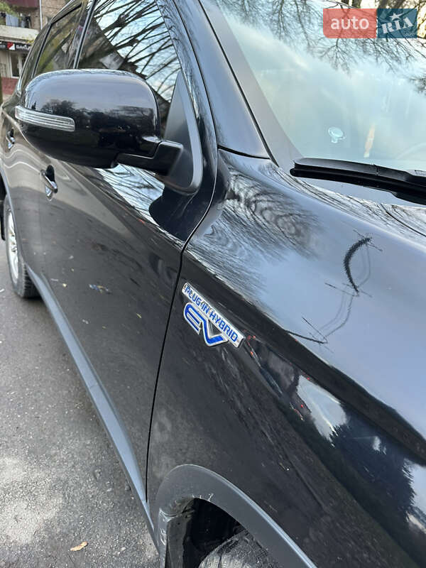 Позашляховик / Кросовер Mitsubishi Outlander 2014 в Кривому Розі