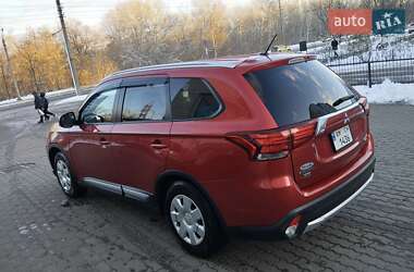 Внедорожник / Кроссовер Mitsubishi Outlander 2015 в Полтаве