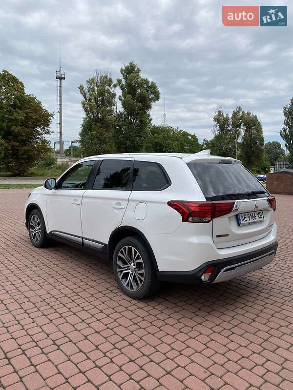Позашляховик / Кросовер Mitsubishi Outlander 2018 в Дніпрі