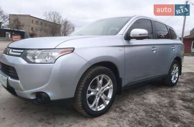 Внедорожник / Кроссовер Mitsubishi Outlander 2013 в Харькове