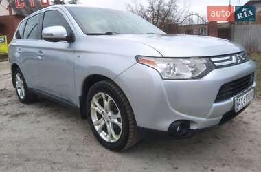 Внедорожник / Кроссовер Mitsubishi Outlander 2013 в Харькове