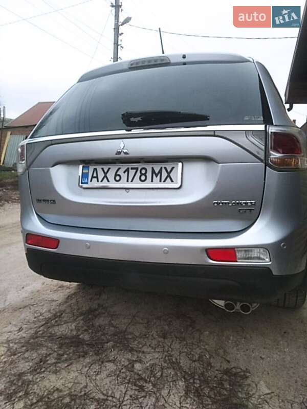 Внедорожник / Кроссовер Mitsubishi Outlander 2013 в Харькове