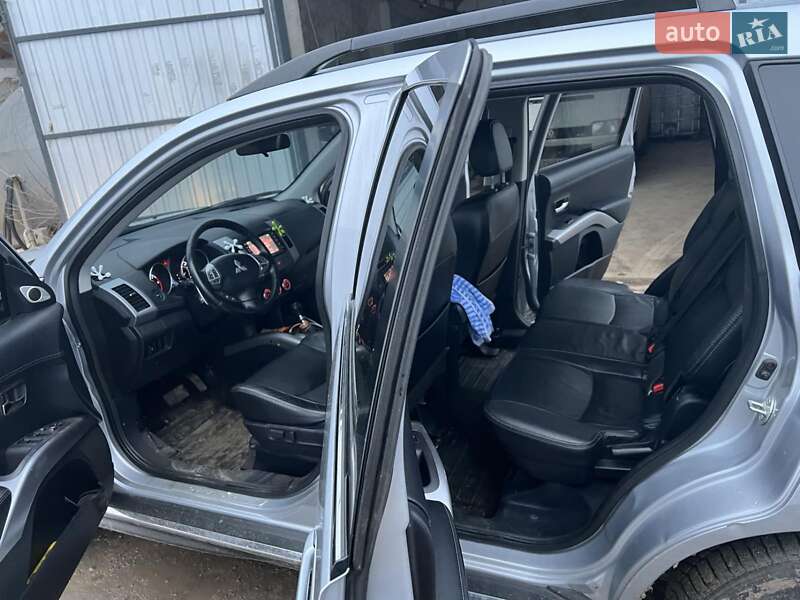 Внедорожник / Кроссовер Mitsubishi Outlander 2012 в Запорожье фото 5 Внедорожник / Кроссовер Mitsubishi Outlander 2012 в Запорожье