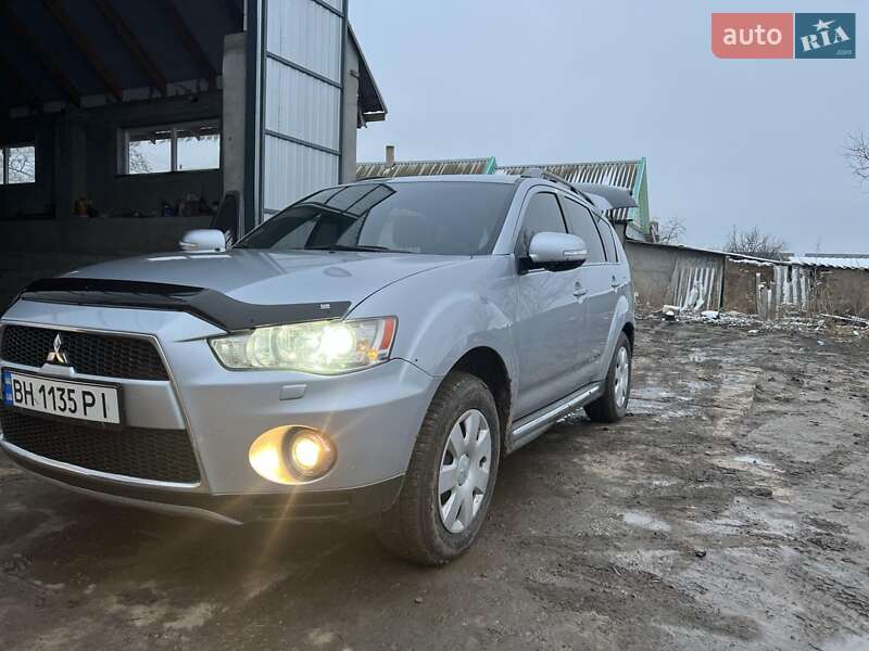 Внедорожник / Кроссовер Mitsubishi Outlander 2012 в Запорожье фото 6 Внедорожник / Кроссовер Mitsubishi Outlander 2012 в Запорожье