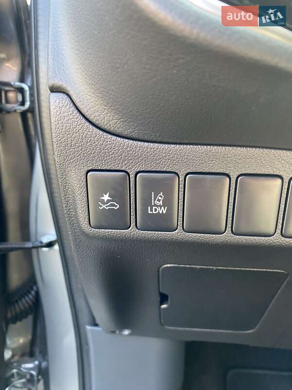 Внедорожник / Кроссовер Mitsubishi Outlander 2020 в Кривом Роге