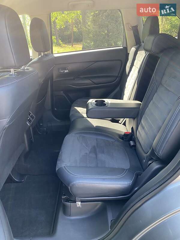 Внедорожник / Кроссовер Mitsubishi Outlander 2020 в Кривом Роге