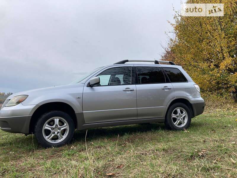 Внедорожник / Кроссовер Mitsubishi Outlander 2003 в Староконстантинове