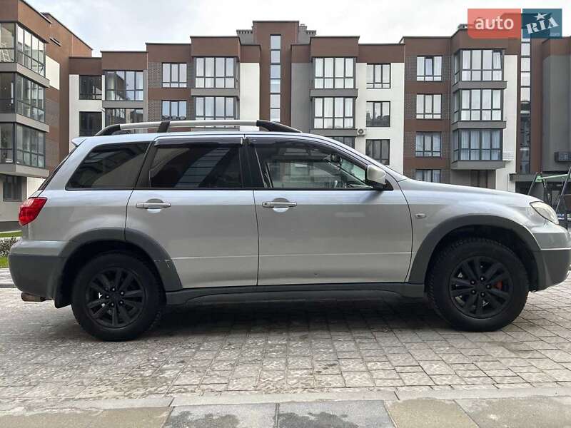 Позашляховик / Кросовер Mitsubishi Outlander 2006 в Львові