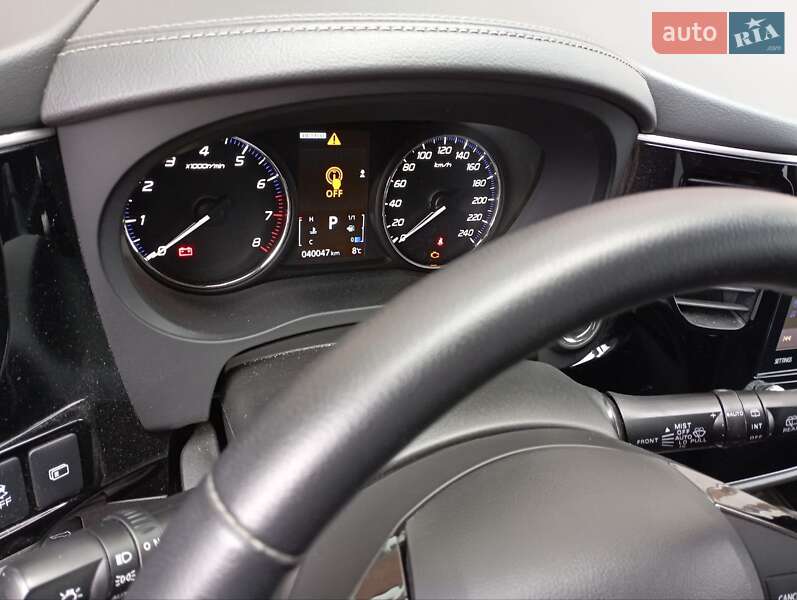 Внедорожник / Кроссовер Mitsubishi Outlander 2020 в Львове фото 16 Внедорожник / Кроссовер Mitsubishi Outlander 2020 в Львове