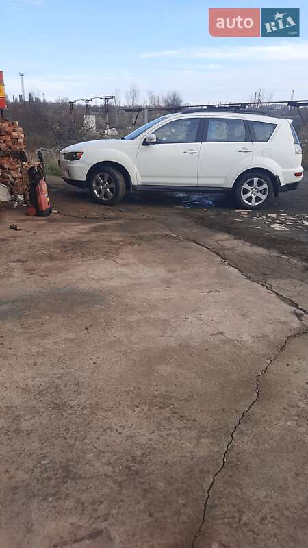 Внедорожник / Кроссовер Mitsubishi Outlander 2011 в Херсоне