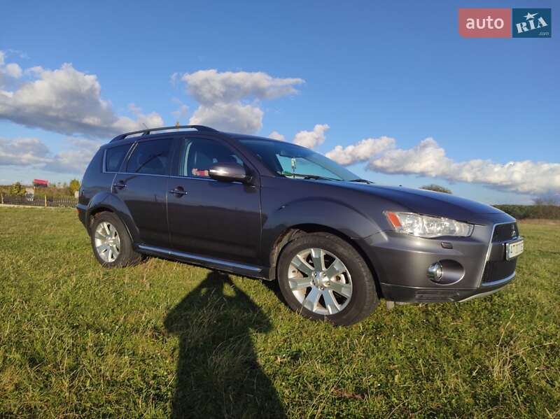 Внедорожник / Кроссовер Mitsubishi Outlander 2012 в Ивано-Франковске