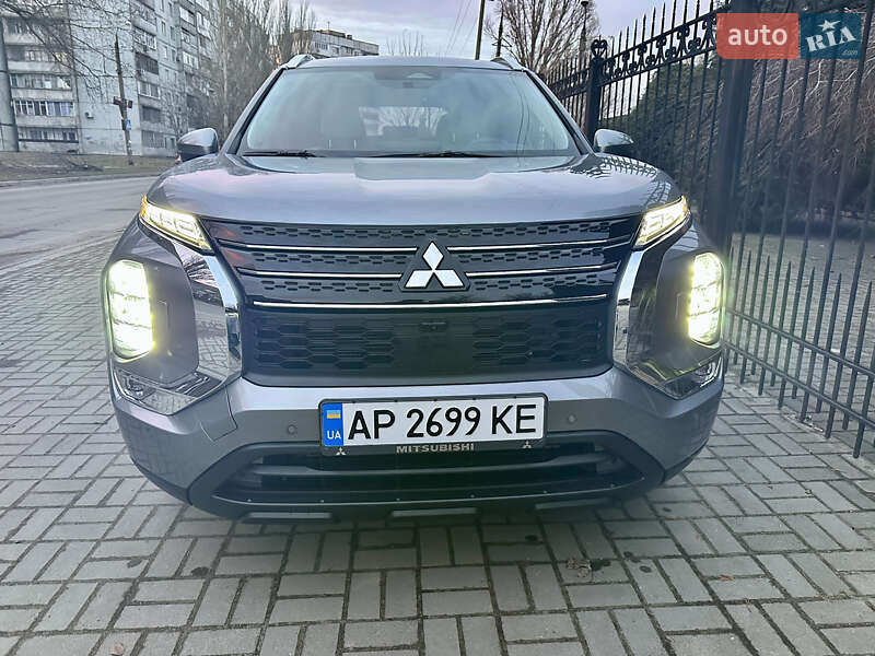 Внедорожник / Кроссовер Mitsubishi Outlander 2021 в Запорожье