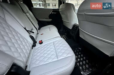 Внедорожник / Кроссовер Mitsubishi Outlander 2021 в 