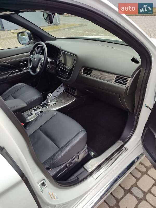 Позашляховик / Кросовер Mitsubishi Outlander 2019 в Івано-Франківську