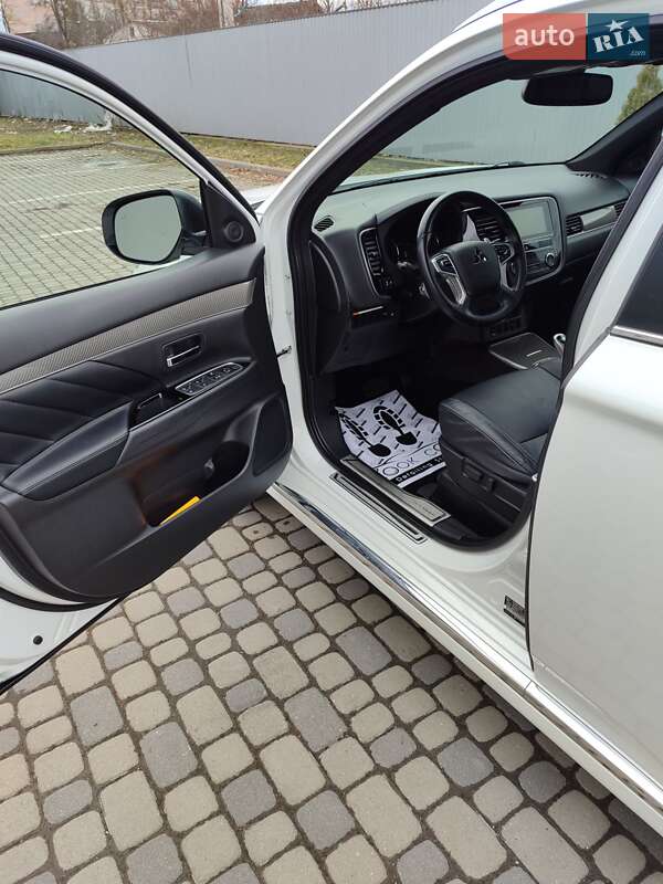 Позашляховик / Кросовер Mitsubishi Outlander 2019 в Івано-Франківську