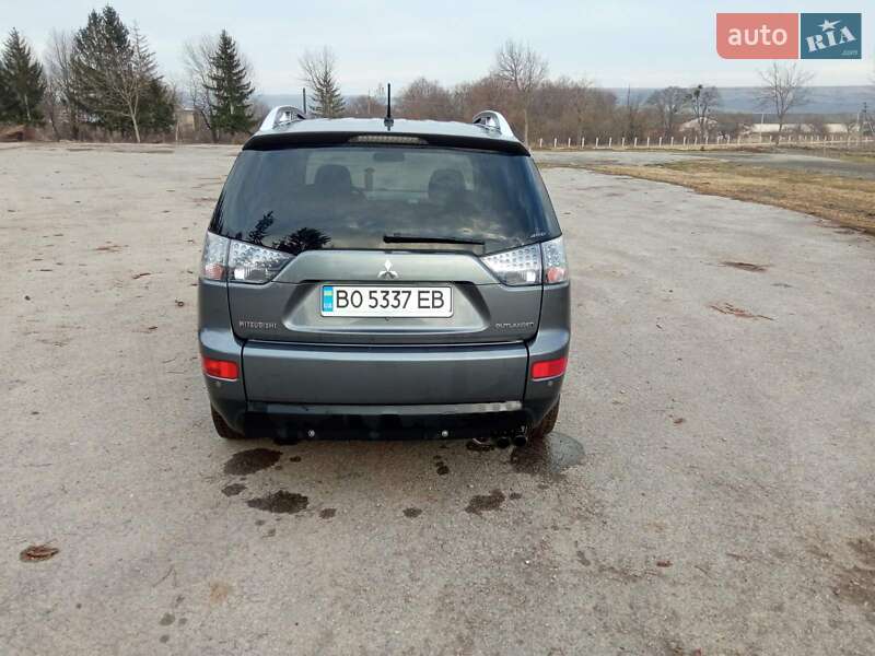 Позашляховик / Кросовер Mitsubishi Outlander 2008 в Чорткові